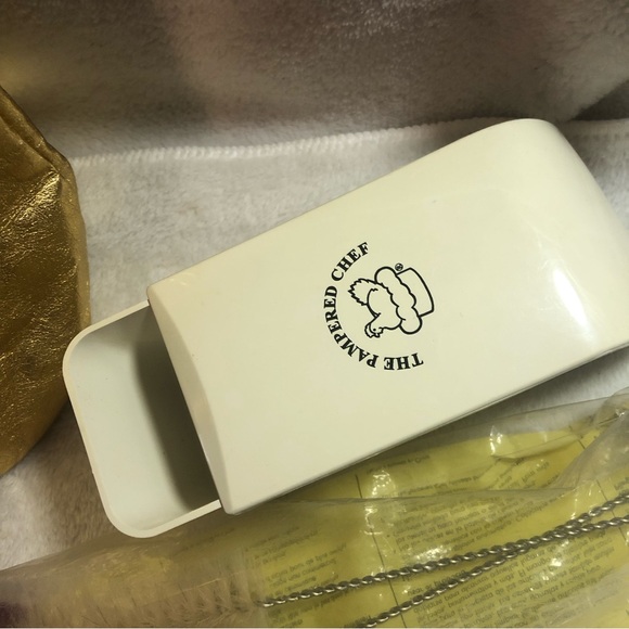 The Pampered Chef bundle reusable wine bag bottle cleaning brushes measuring cup - Picture 3 of 10